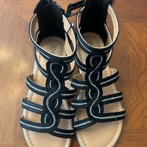 NWT-Falls Creek Black/Silver Strappy Sandals